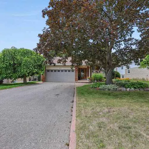 Premium freehold home for sale: 80, Fairway, Aurora Highlands, Aurora