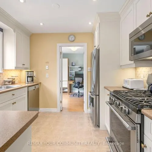 Premium freehold home for sale: 10, Glenview, Aurora Highlands, Aurora