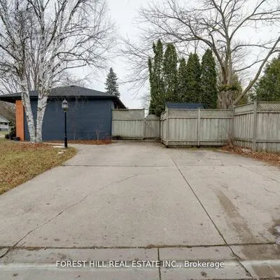 1,&nbsp;Willis, Aurora Highlands, Aurora