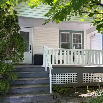 121,&nbsp;Wells, Aurora Village, Aurora