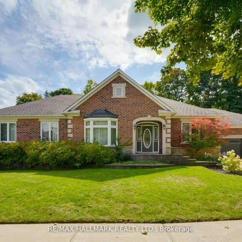 Premium freehold home for sale: 71, Willow Farm, Hills of St Andrew, Aurora