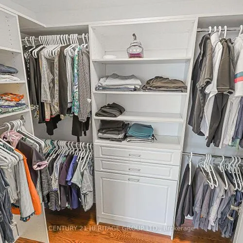 Premium freehold home for sale: 10, Weslock, Bayview Northeast, Aurora