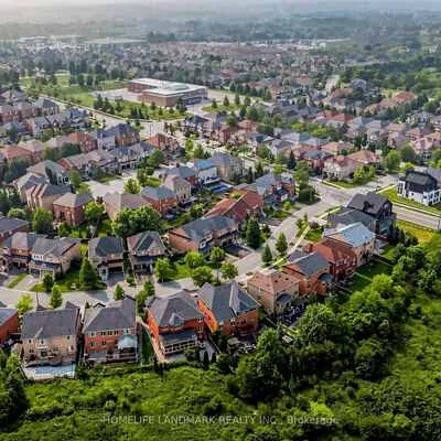 75,&nbsp;Pointon, Bayview Northeast, Aurora