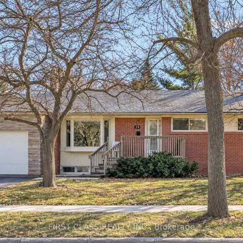 Premium freehold home for sale: 39, Seaton, Aurora Highlands, Aurora