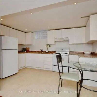 251, Livingstone, West Bayfield, Barrie