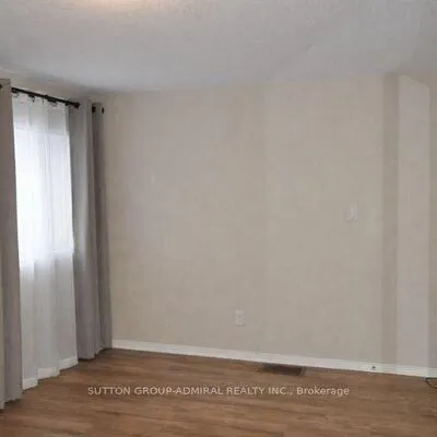 133, Columbia, Holly, Barrie