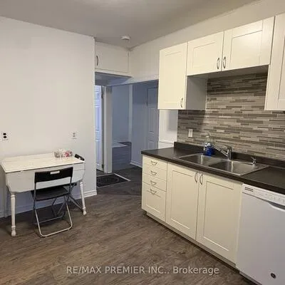 55, Henry, 400 East, Barrie