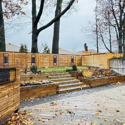 26, Monique, East Bayfield, Barrie