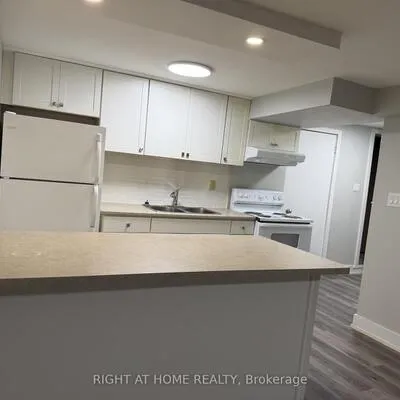 7,&nbsp;Carruthers, Grove East, Barrie