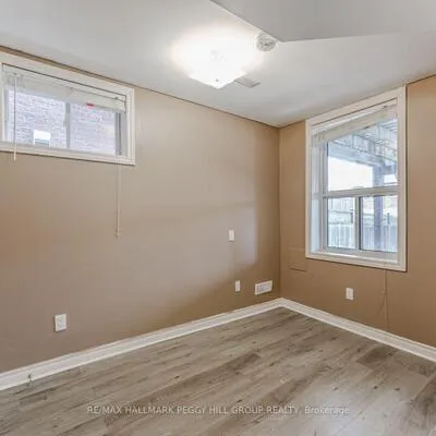 30,&nbsp;Jessica, Painswick South, Barrie