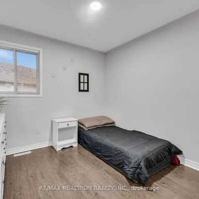 7,&nbsp;Margaret, East Bayfield, Barrie