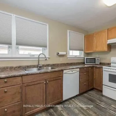 11,&nbsp;Oak, Grove East, Barrie