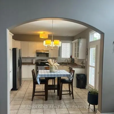 28,&nbsp;Sovereign's, Innis-Shore, Barrie