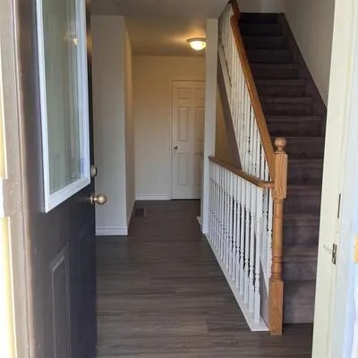 490,&nbsp;Veterans, Holly, Barrie