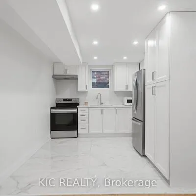 38,&nbsp;Maple Crown, Innis-Shore, Barrie