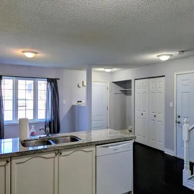 152,&nbsp;Madelaine, Painswick South, Barrie