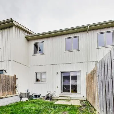 33,&nbsp;Pearcey, West Bayfield, Barrie