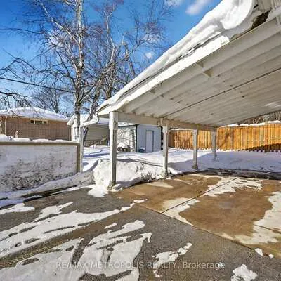 266,&nbsp;Napier, Codrington, Barrie