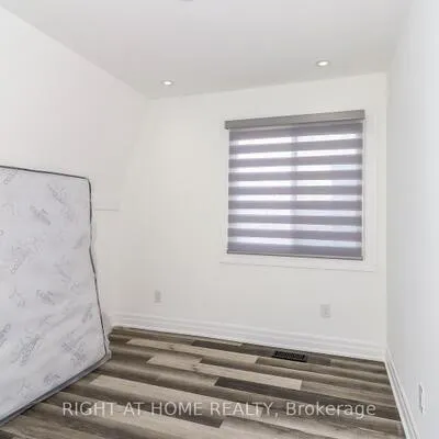 35,&nbsp;Toronto, City Centre, Barrie