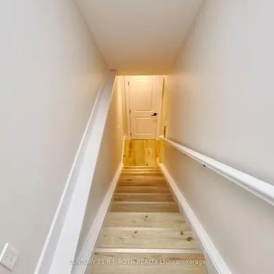 4,&nbsp;Centre, Allandale, Barrie
