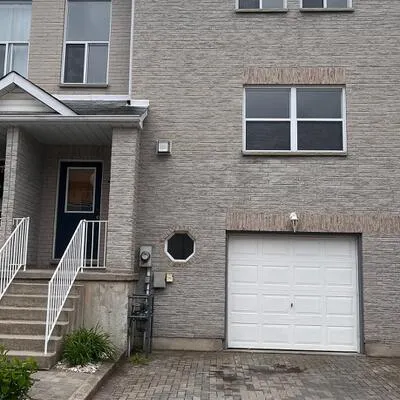 490,&nbsp;Veterans, Holly, Barrie