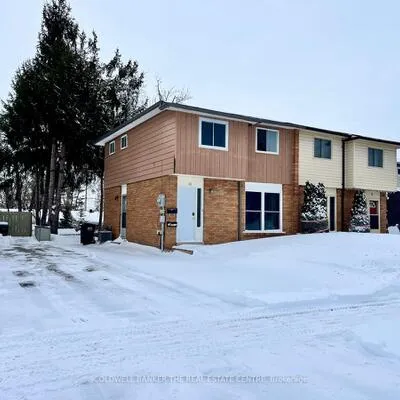 11,&nbsp;Chaucer, Letitia Heights, Barrie