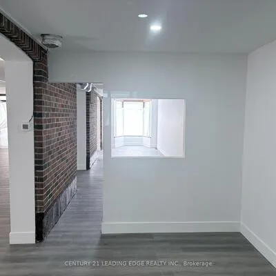 10,&nbsp;Ross, City Centre, Barrie