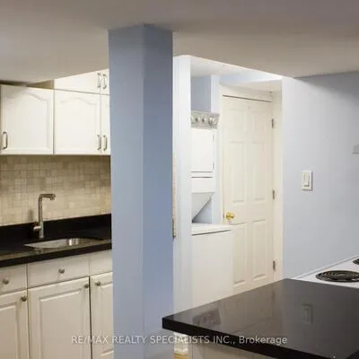 12,&nbsp;Woodgrove, Cundles East, Barrie