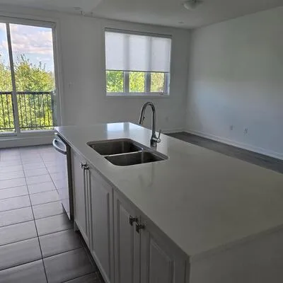52,&nbsp;Blue Forest, Innis-Shore, Barrie