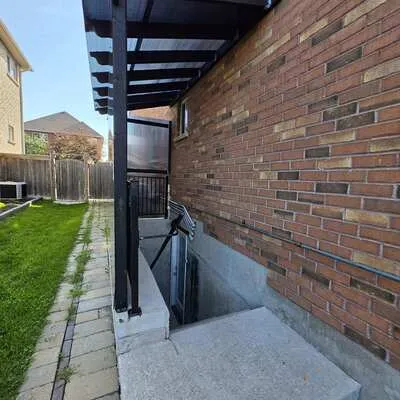 133,&nbsp;The Queensway, Innis-Shore, Barrie