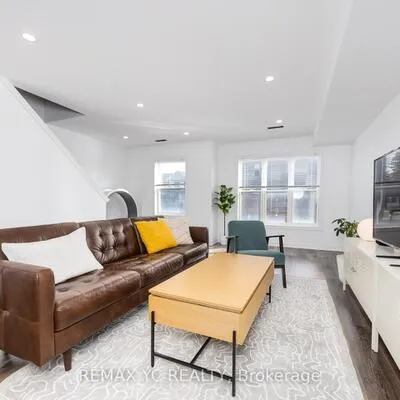 1,&nbsp;Leggott, Painswick North, Barrie