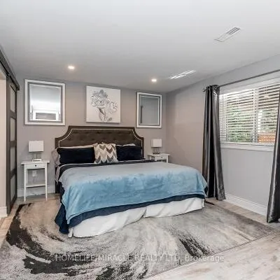 60,&nbsp;Edwards, Bayshore, Barrie