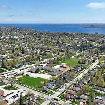 10,&nbsp;North, Wellington, Barrie