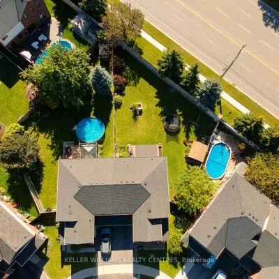 111,&nbsp;Bentley, 400 West, Barrie