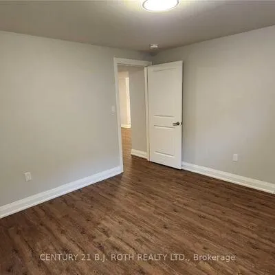 300,&nbsp;Cundles, Northwest, Barrie
