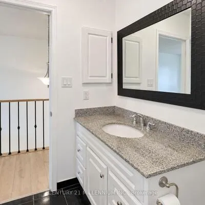 6,&nbsp;Carruthers, Grove East, Barrie