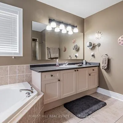 33, CONNAUGHT, Innis-Shore, Barrie