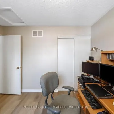 82,&nbsp;Barre, Painswick North, Barrie
