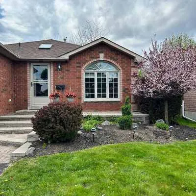 4,&nbsp;Irish, Grove East, Barrie