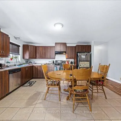 102,&nbsp;Henry, Wellington, Barrie