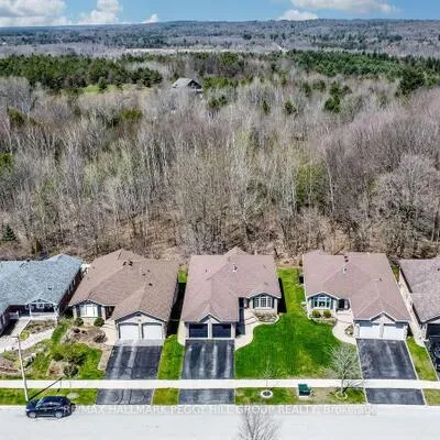 44,&nbsp;Nicklaus, East Bayfield, Barrie