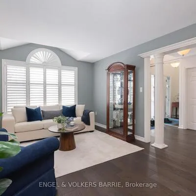 302, Livingstone, Little Lake, Barrie