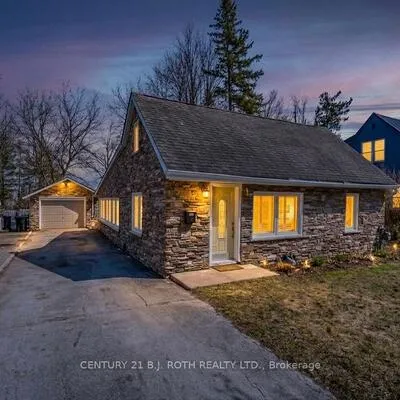 45,&nbsp;GROVE, Queen's Park, Barrie
