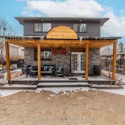 73,&nbsp;College, Grove East, Barrie