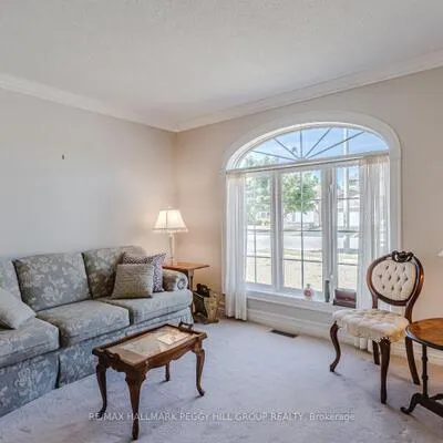 72,&nbsp;Stanley, East Bayfield, Barrie