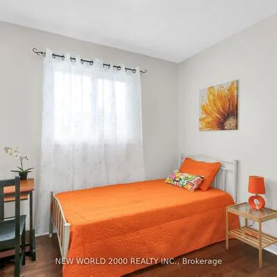 50,&nbsp;Livingstone, West Bayfield, Barrie