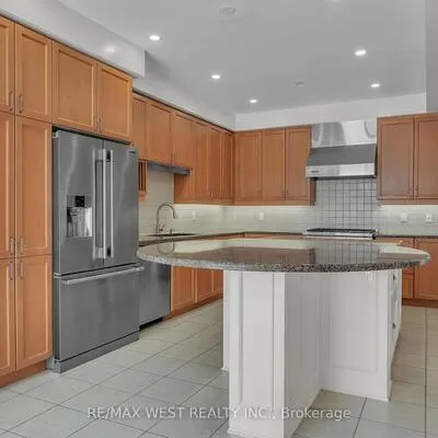 146,&nbsp;Sandringham, Innis-Shore, Barrie