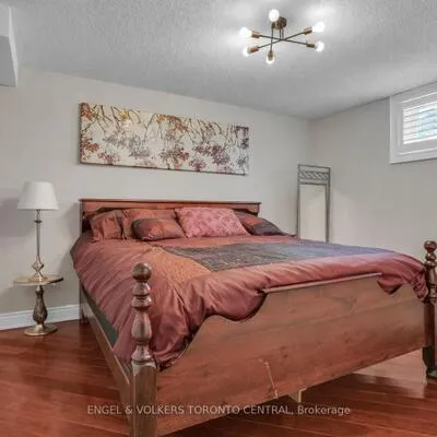 239,&nbsp;Country, Painswick South, Barrie