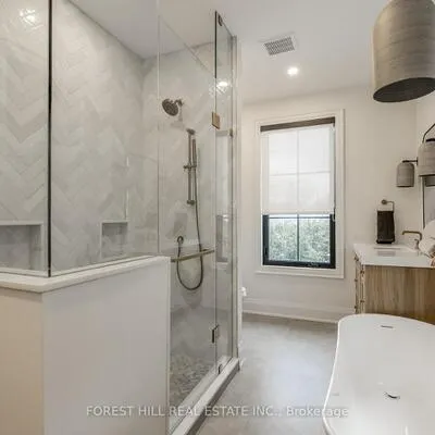 271,&nbsp;Codrington, Codrington, Barrie