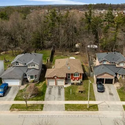 8,&nbsp;Holly Meadow, Holly, Barrie